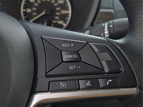 Used 2024 Nissan Altima 2.5 SV image 17