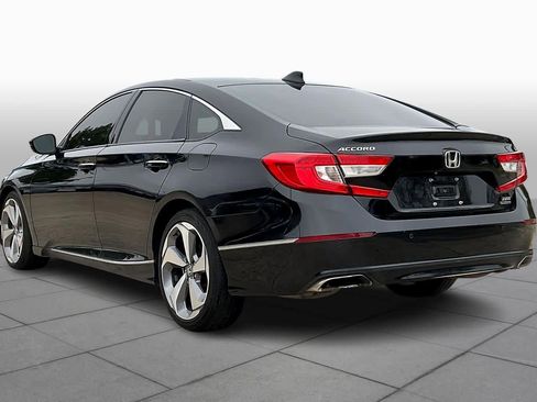 Used 2018 Honda Accord Touring image 11