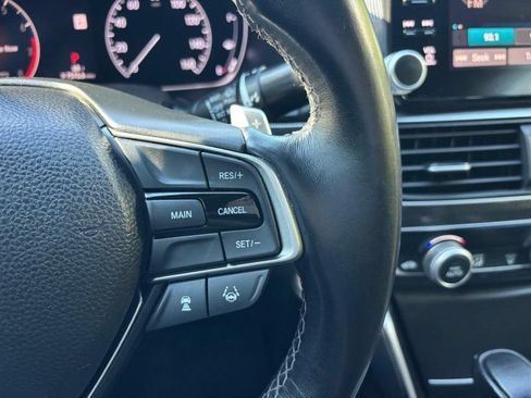 Used 2018 Honda Accord Sport image 17