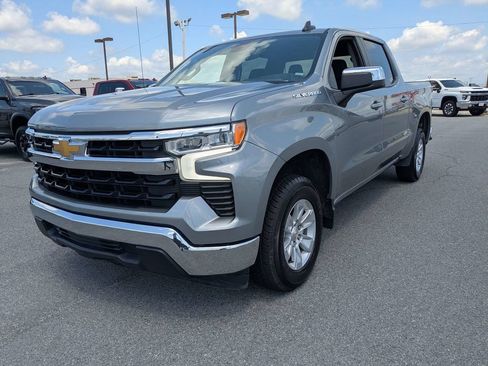Used 2025 Chevrolet Silverado 1500 LT RWD image 8