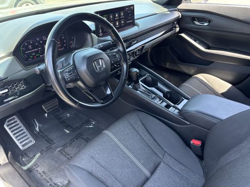 Used 2025 Honda Accord Sport image 18