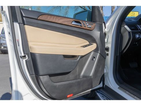 Used 2017 Mercedes-Benz GLS 450 450 4MATIC w/ Premium Package image 19