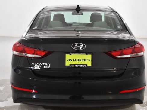 Used 2017 Hyundai Elantra SE image 13