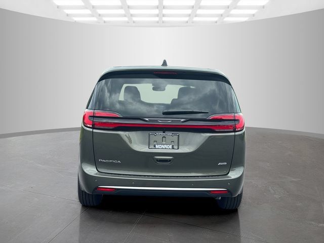 New 2027 Chrysler Pacifica Select AWD/4WD image 6