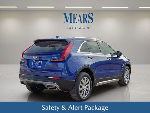 Used 2022 Cadillac XT4 Premium Luxury w/ Safety Alert Package image 6