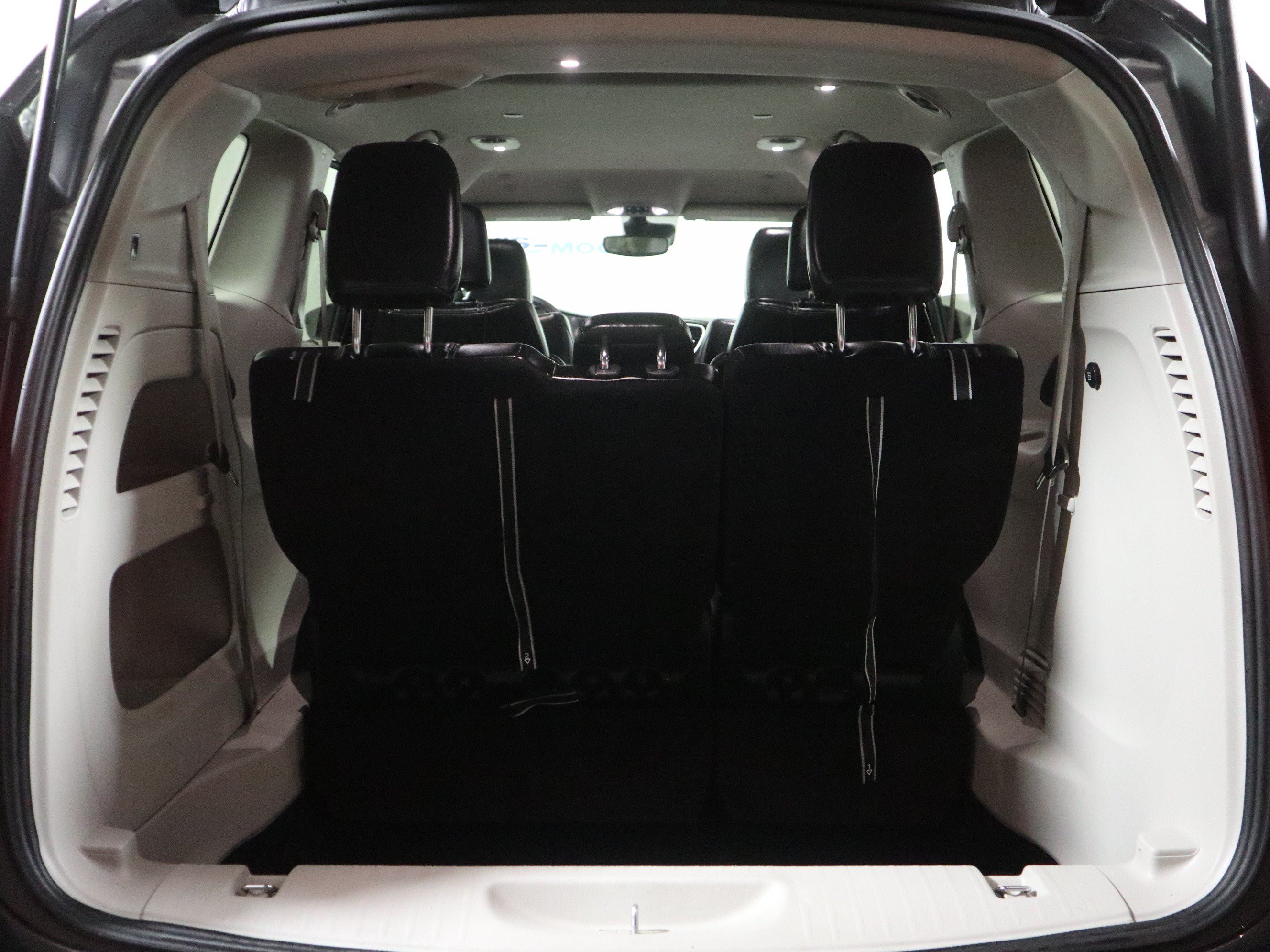 Used 2023 Chrysler Pacifica Touring-L FWD image 8