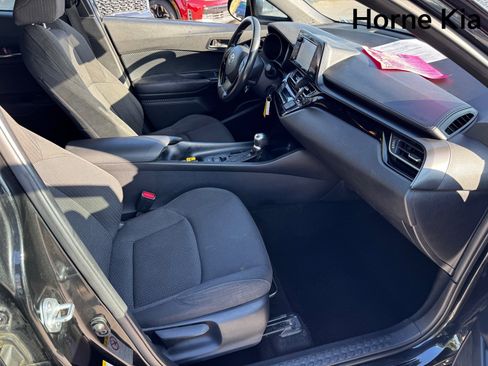 Used 2018 Toyota C-HR XLE image 24