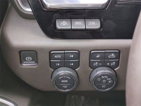 Used 2024 Chevrolet Silverado 1500 LTZ w/ LTZ Premium Package image 21