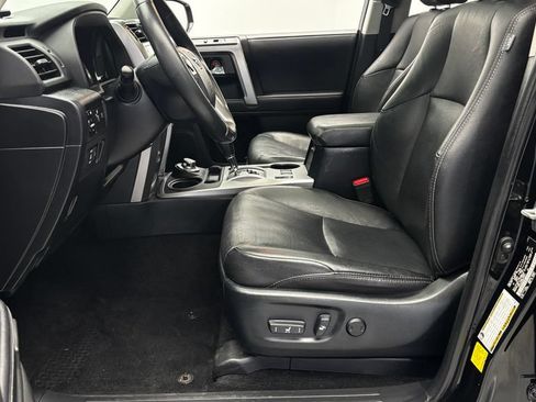 Used 2022 Toyota 4Runner Limited AWD/4WD image 10