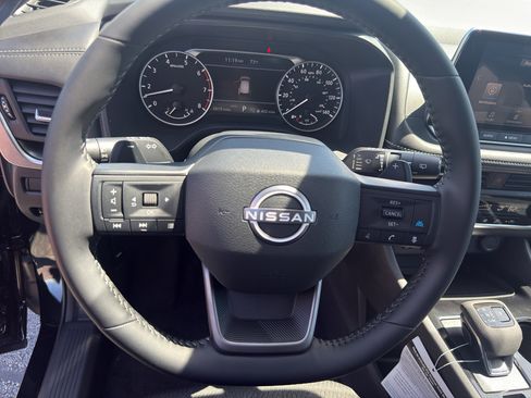 Certified 2026 Nissan Rogue SV AWD/4WD image 16