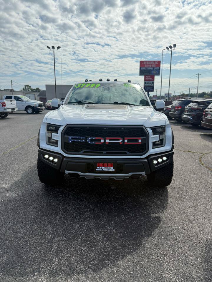 Used 2018 Ford F150 Raptor w/ Equipment Group 802A Luxury AWD/4WD image 2