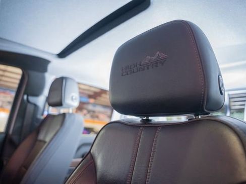 Used 2022 Chevrolet Silverado 2500 High Country w/ Technology Package image 13