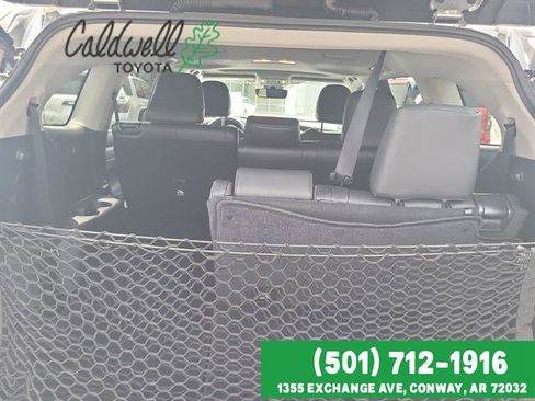 Used 2023 Toyota Highlander XLE FWD image 27