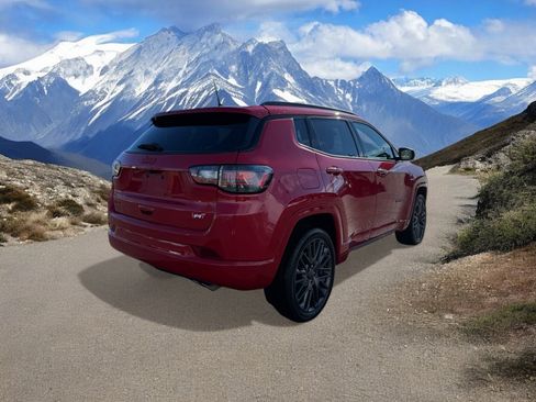 Used 2022 Jeep Compass Limited w/ (RED) Package image 5