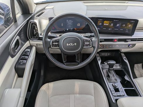 Certified 2024 Kia Sorento S w/ Panoramic Sunroof Package FWD image 13