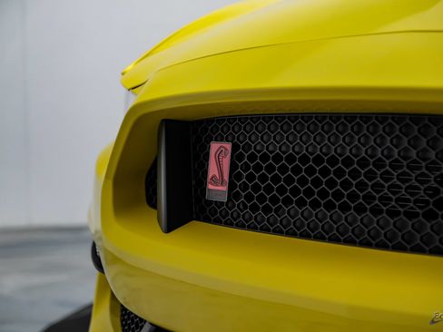 Used 2017 Ford Mustang Shelby GT350R w/ GT350R Equipment Group 920A RWD image 31