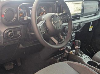 New 2026 Jeep Gladiator Rubicon AWD/4WD video 3