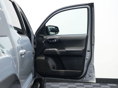 Used 2017 Toyota Tacoma TRD Pro image 24