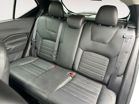 Used 2019 Nissan Kicks SR w/ SR Premium Package FWD image 13
