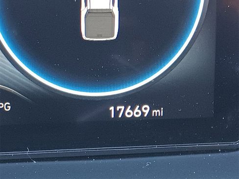 Used 2023 Hyundai Santa Cruz SEL Premium image 32