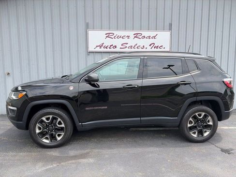 Used 2018 Jeep Compass Trailhawk w/ Leather Interior Group AWD/4WD image 14