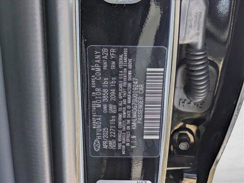 Certified 2025 Hyundai Elantra Sport FWD image 23