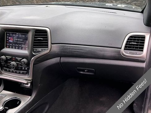 Used 2019 Jeep Grand Cherokee Laredo AWD/4WD image 15