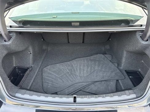 Used 2024 BMW 330i Sedan image 8