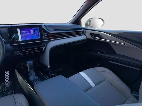 Used 2025 Toyota Camry SE FWD image 22