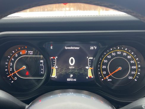 Used 2024 Jeep Wrangler Sahara w/ Technology Group image 32