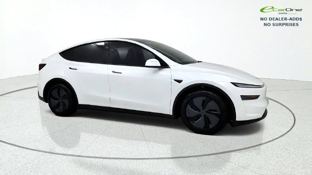 Used 2026 Tesla Model Y AWD image 10