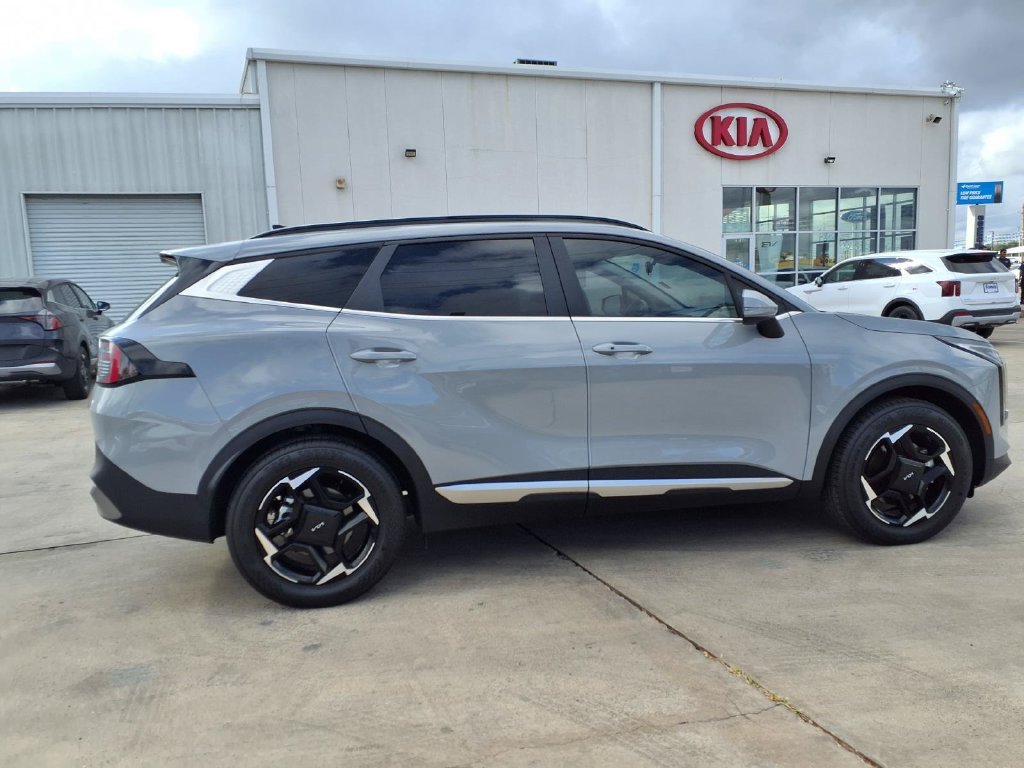 Certified 2026 Kia Sportage EX w/ EX Panorama Roof Package FWD image 9
