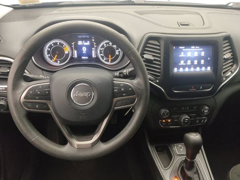 Used 2021 Jeep Cherokee Latitude FWD image 22