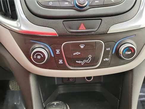 Used 2018 Chevrolet Equinox LS FWD image 26