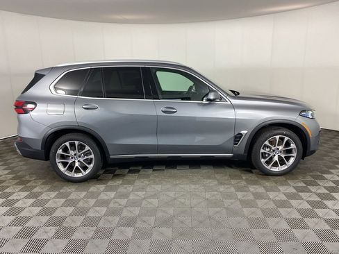 New 2026 BMW X5 xDrive40i image 2
