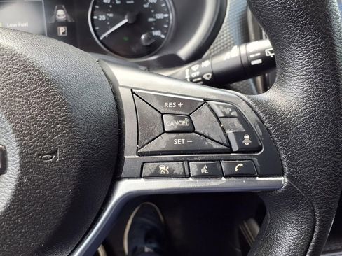 Used 2023 Nissan Kicks SV FWD image 11