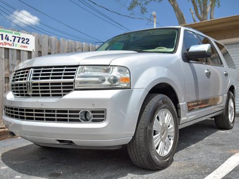 Used 2014 Lincoln Navigator 2WD image 5