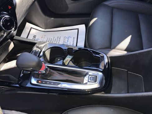 Used 2025 Chevrolet Trax RS w/ Sunroof Package image 20