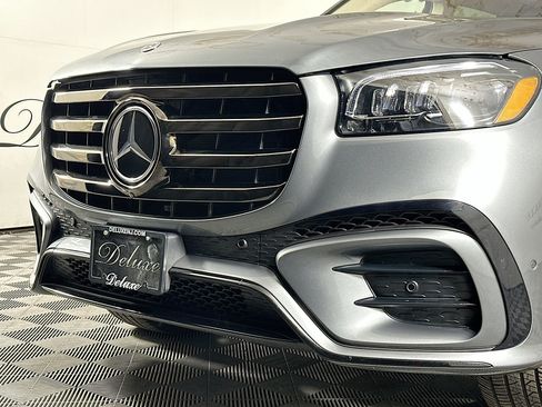 Used 2024 Mercedes-Benz GLS 450 4MATIC image 36