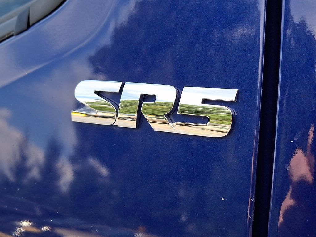Used 2022 Toyota Tacoma SR5 AWD/4WD image 24