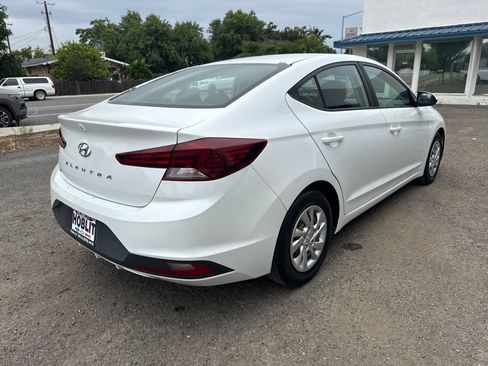 Used 2020 Hyundai Elantra SE w/ Cargo Package (C1) FWD image 5
