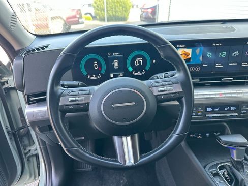 Used 2025 Hyundai Kona SEL image 28