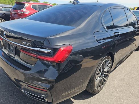 Used 2020 BMW 750i xDrive w/ Executive Package image 3
