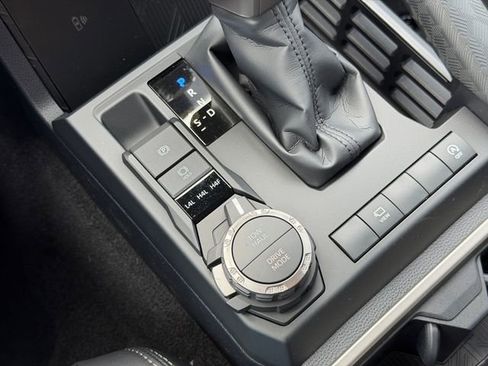 New 2026 Toyota 4Runner Limited AWD/4WD image 16