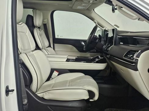 Used 2022 Lincoln Navigator Black Label image 11