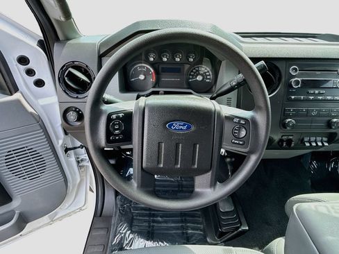 Used 2016 Ford F550 4x4 Crew Cab Super Duty image 8