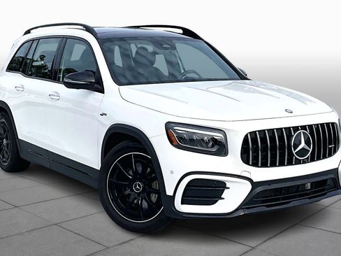 Used 2025 Mercedes-Benz GLB 35 AMG 4MATIC image 3