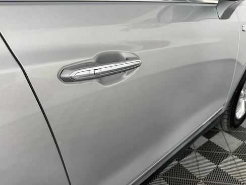 Used 2018 Cadillac XT5 AWD image 30
