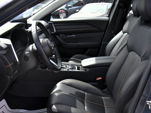Used 2025 MAZDA CX-50 AWD 2.5 Hybrid w/ Premium Pkg image 18