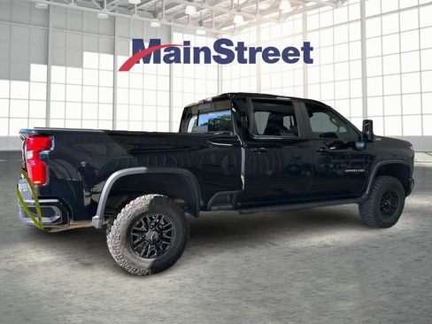 Used 2024 Chevrolet Silverado 2500 ZR2 w/ Technology Package AWD/4WD image 5